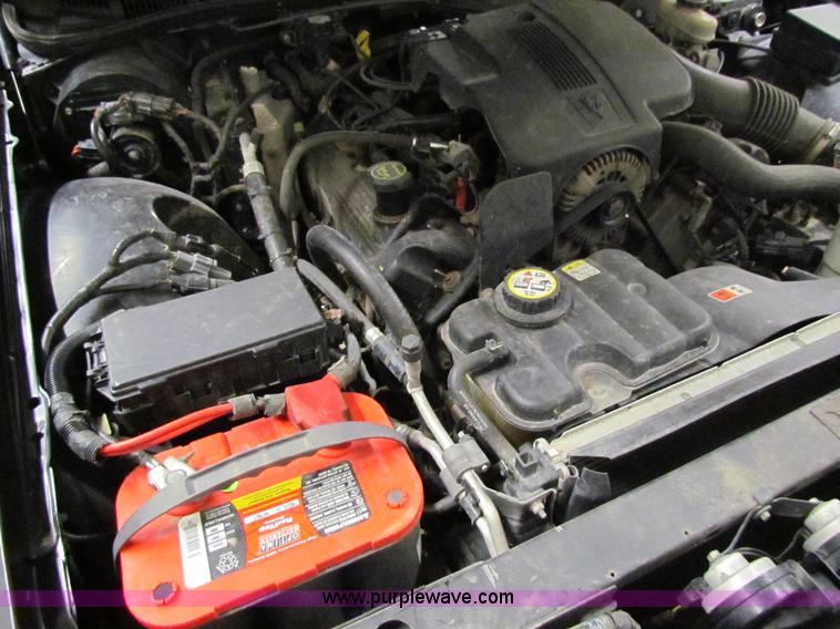 image for item H7299 2004 Ford Crown Victoria LX Sport