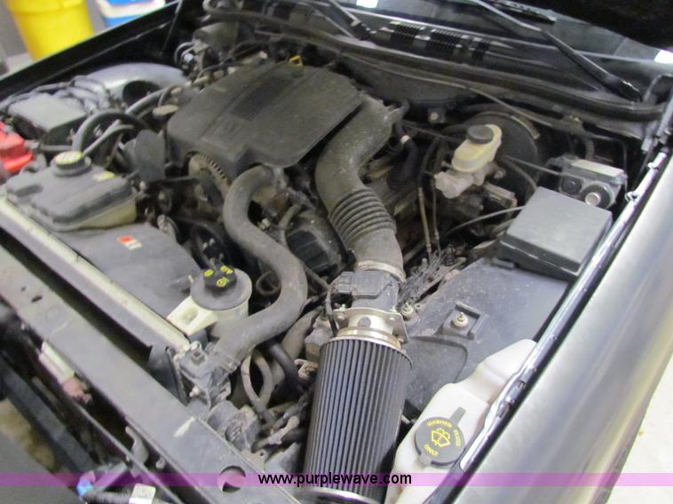 image for item H7299 2004 Ford Crown Victoria LX Sport