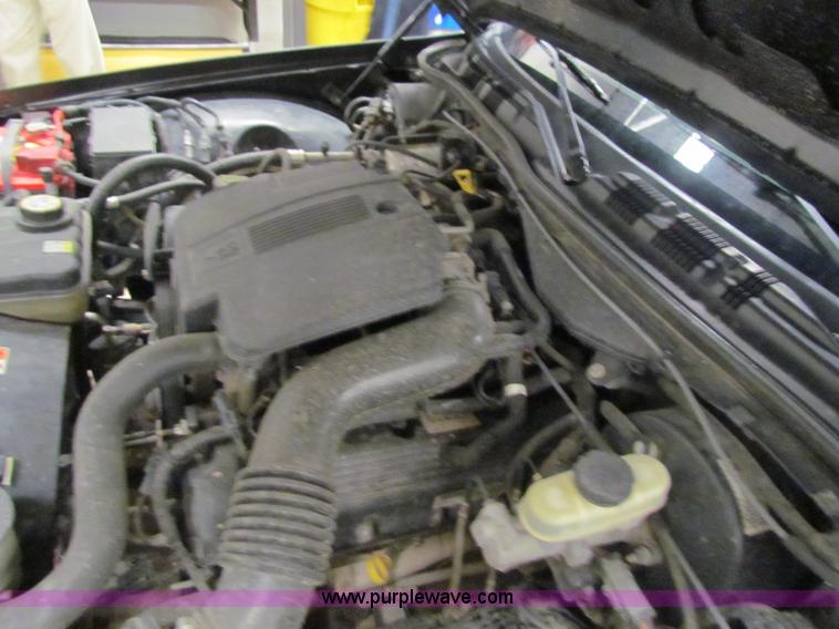 image for item H7299 2004 Ford Crown Victoria LX Sport