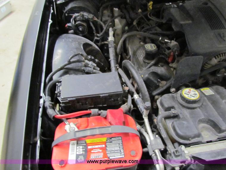 image for item H7299 2004 Ford Crown Victoria LX Sport