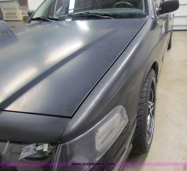 image for item H7299 2004 Ford Crown Victoria LX Sport