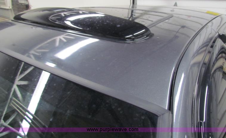 image for item H7299 2004 Ford Crown Victoria LX Sport