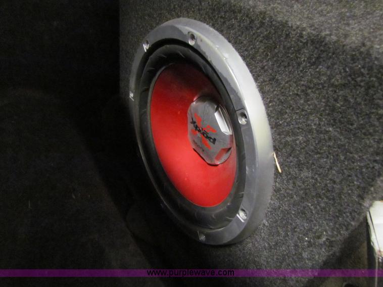 image for item H7299 2004 Ford Crown Victoria LX Sport