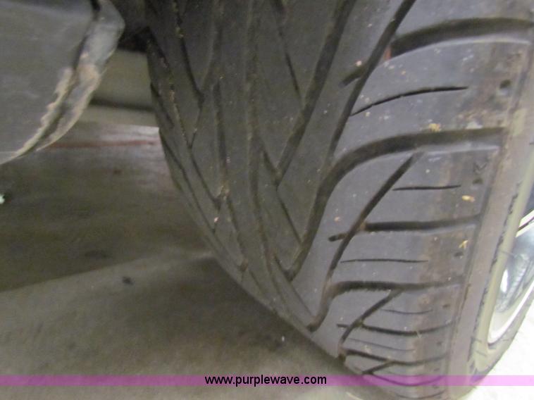 image for item H7299 2004 Ford Crown Victoria LX Sport