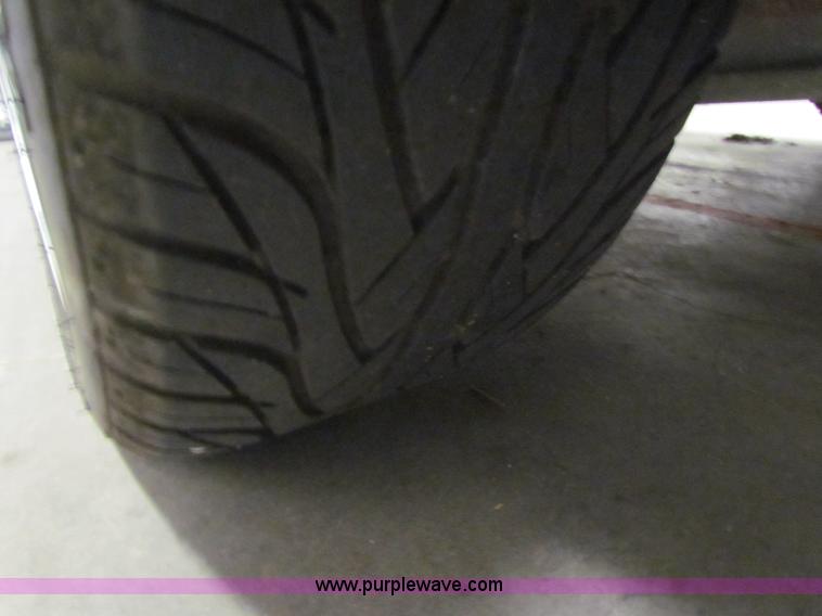 image for item H7299 2004 Ford Crown Victoria LX Sport