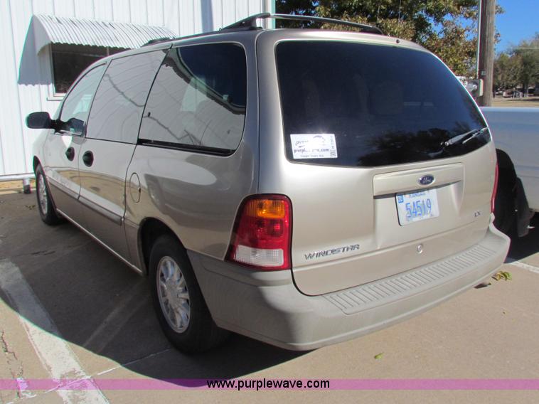 image for item H7304 1999 Ford Windstar LX van