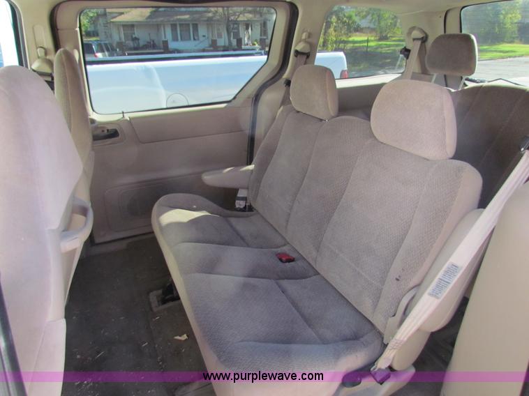 image for item H7304 1999 Ford Windstar LX van