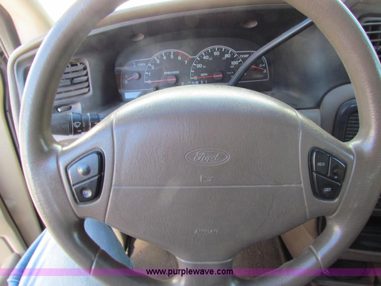 image for item H7304 1999 Ford Windstar LX van