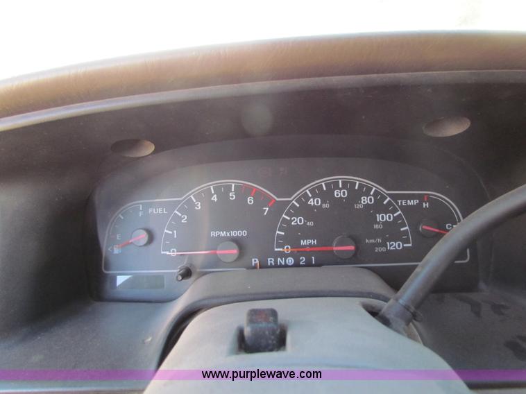 image for item H7304 1999 Ford Windstar LX van