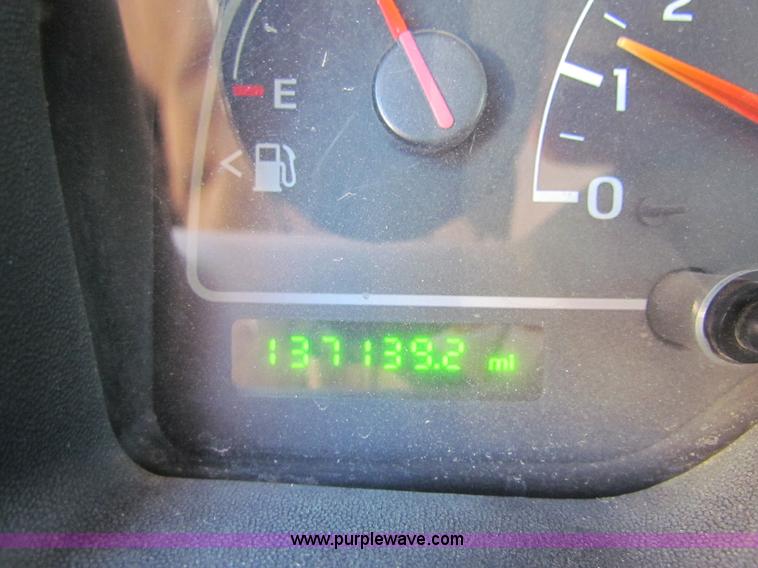 image for item H7304 1999 Ford Windstar LX van