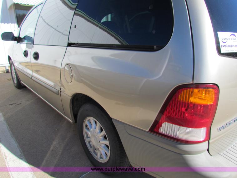 image for item H7304 1999 Ford Windstar LX van