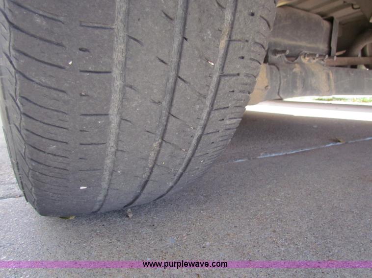 image for item H7304 1999 Ford Windstar LX van