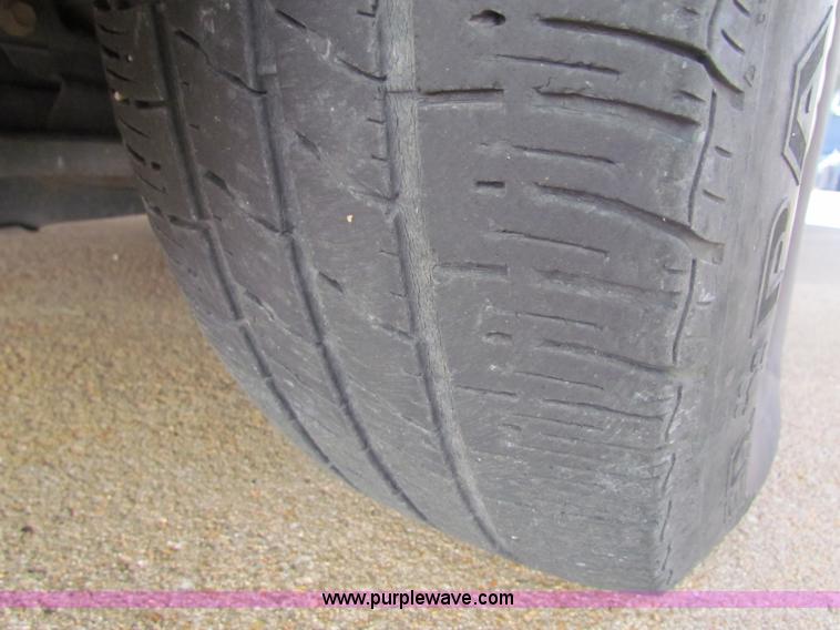 image for item H7304 1999 Ford Windstar LX van