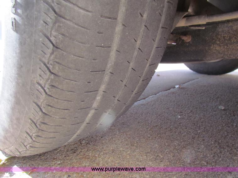 image for item H7304 1999 Ford Windstar LX van