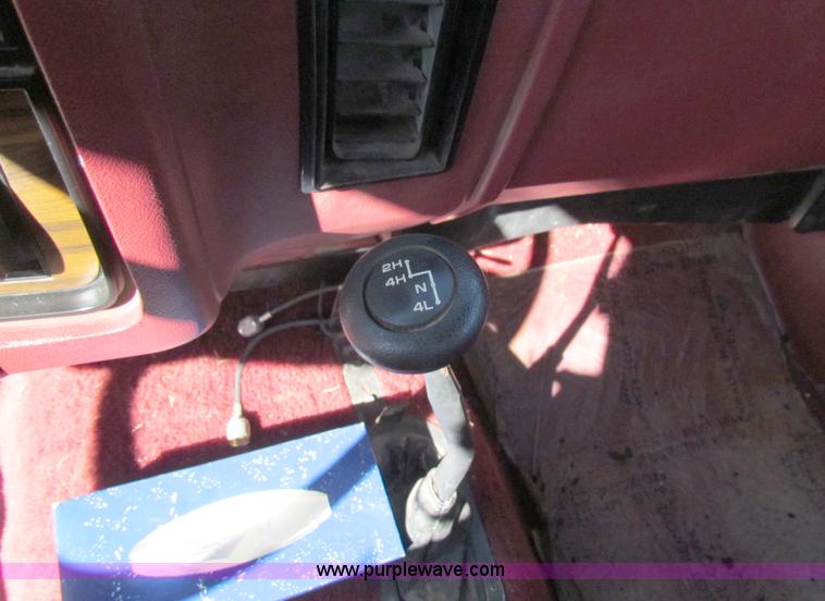 image for item H7305 1991 Dodge Ram 150 Club Cab pickup truck