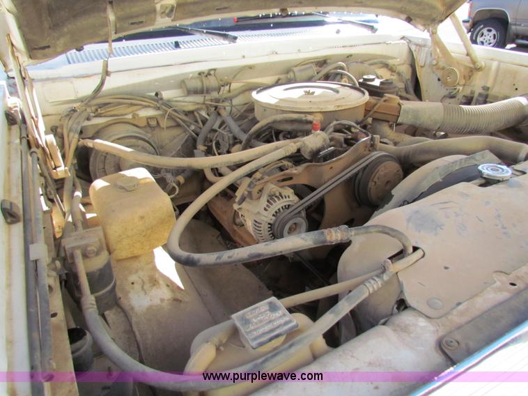 image for item H7305 1991 Dodge Ram 150 Club Cab pickup truck