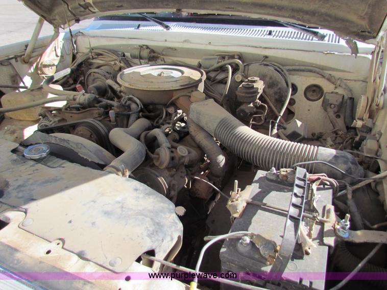 image for item H7305 1991 Dodge Ram 150 Club Cab pickup truck