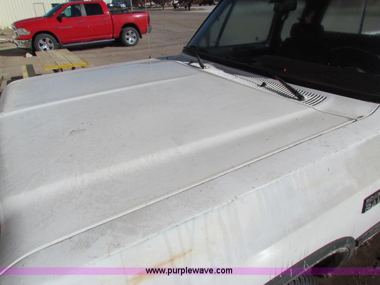 image for item H7305 1991 Dodge Ram 150 Club Cab pickup truck