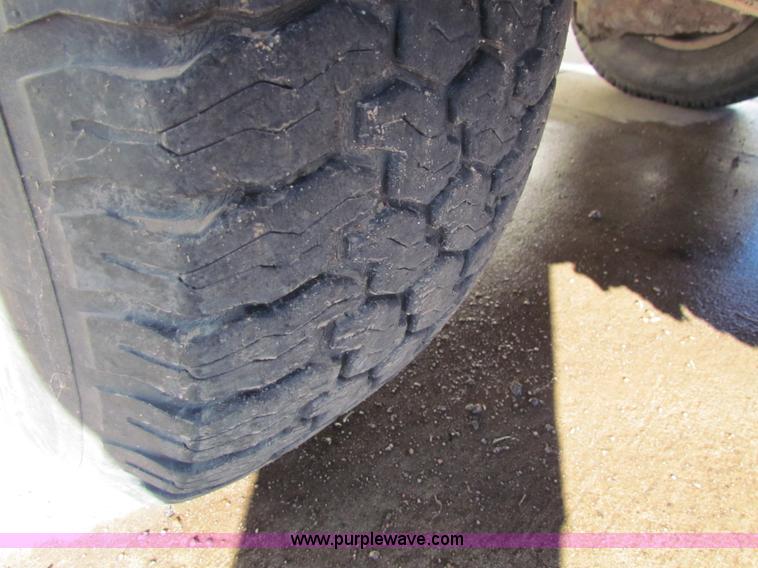 image for item H7305 1991 Dodge Ram 150 Club Cab pickup truck