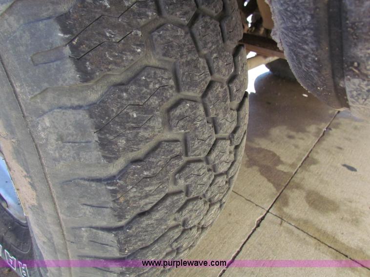 image for item H7305 1991 Dodge Ram 150 Club Cab pickup truck