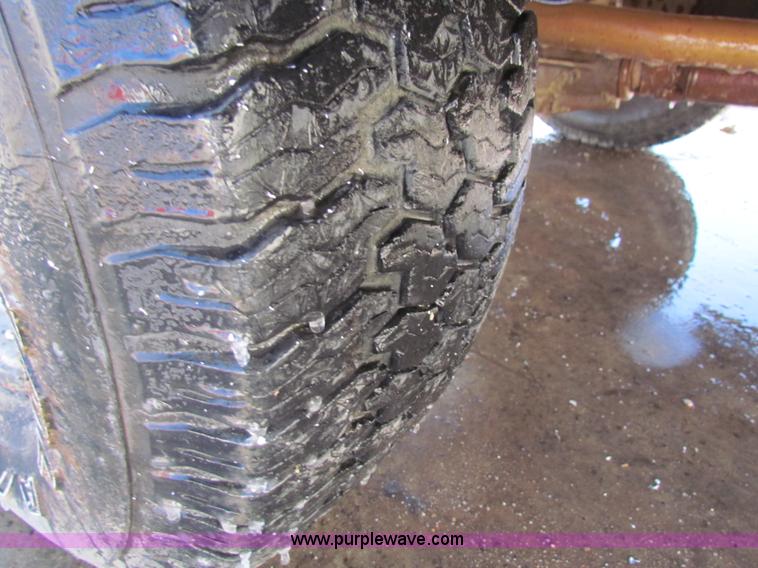 image for item H7305 1991 Dodge Ram 150 Club Cab pickup truck