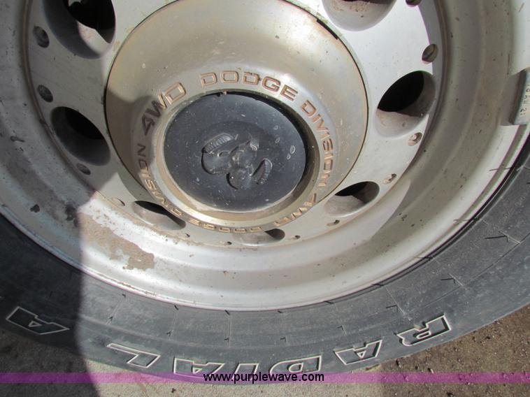 image for item H7305 1991 Dodge Ram 150 Club Cab pickup truck