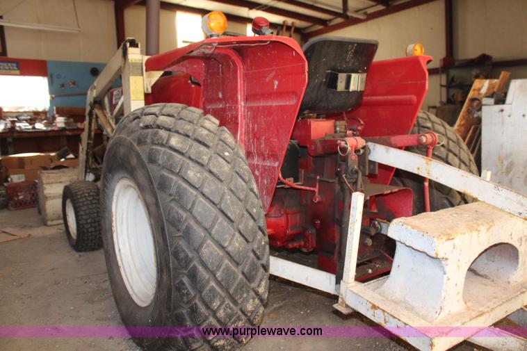image for item H7868 International 284 tractor