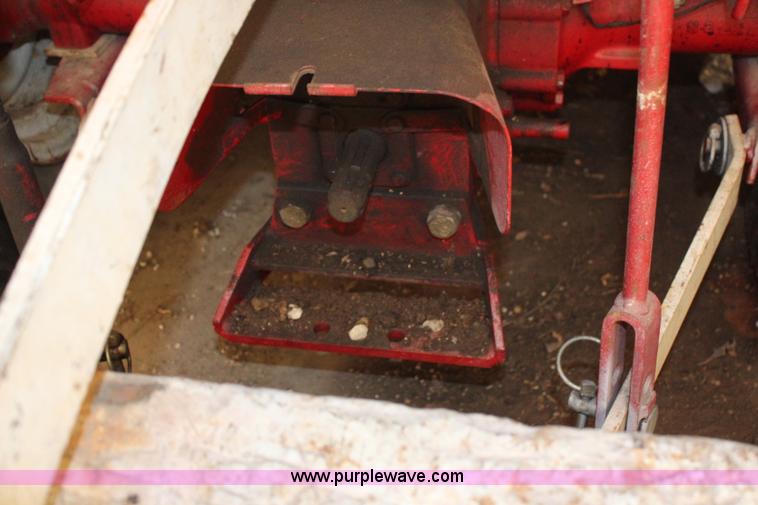 image for item H7868 International 284 tractor