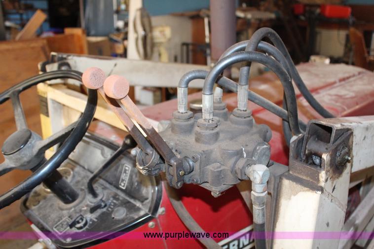 image for item H7868 International 284 tractor