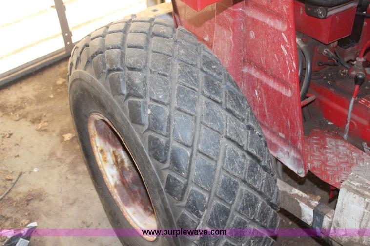 image for item H7868 International 284 tractor