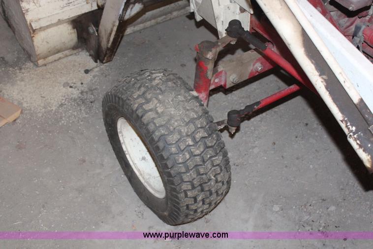 image for item H7868 International 284 tractor