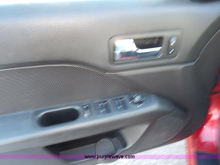 image for item H9516 2006 Ford Fusion SEL