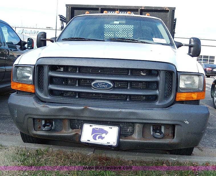 image for item H9523 1999 Ford F350 Super Duty flatbed truck