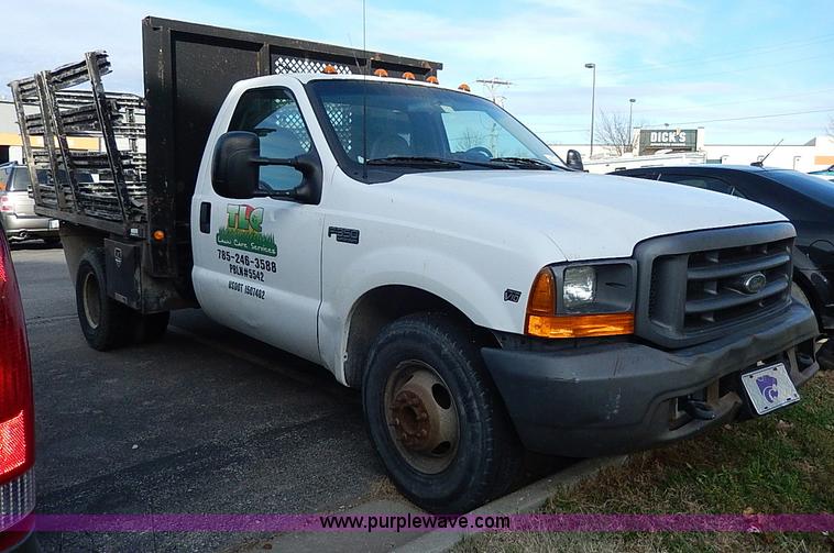 image for item H9523 1999 Ford F350 Super Duty flatbed truck