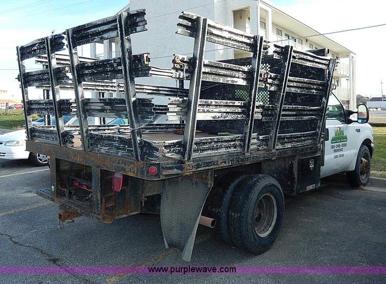 image for item H9523 1999 Ford F350 Super Duty flatbed truck