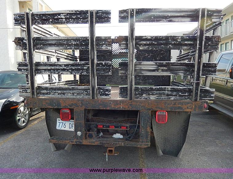 image for item H9523 1999 Ford F350 Super Duty flatbed truck
