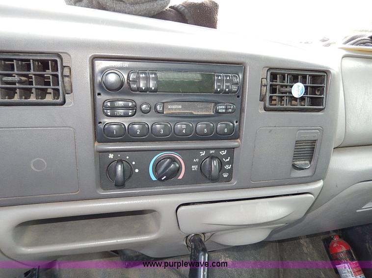 image for item H9523 1999 Ford F350 Super Duty flatbed truck