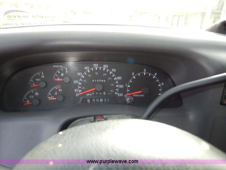 image for item H9523 1999 Ford F350 Super Duty flatbed truck