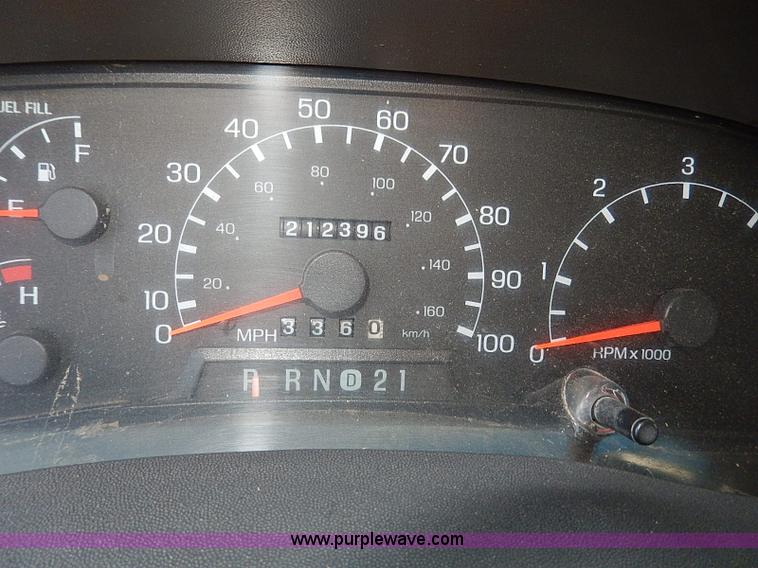 image for item H9523 1999 Ford F350 Super Duty flatbed truck