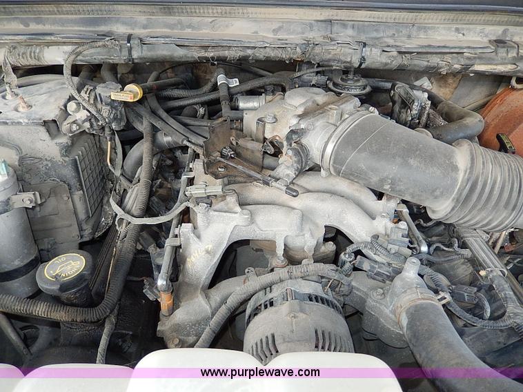 image for item H9523 1999 Ford F350 Super Duty flatbed truck