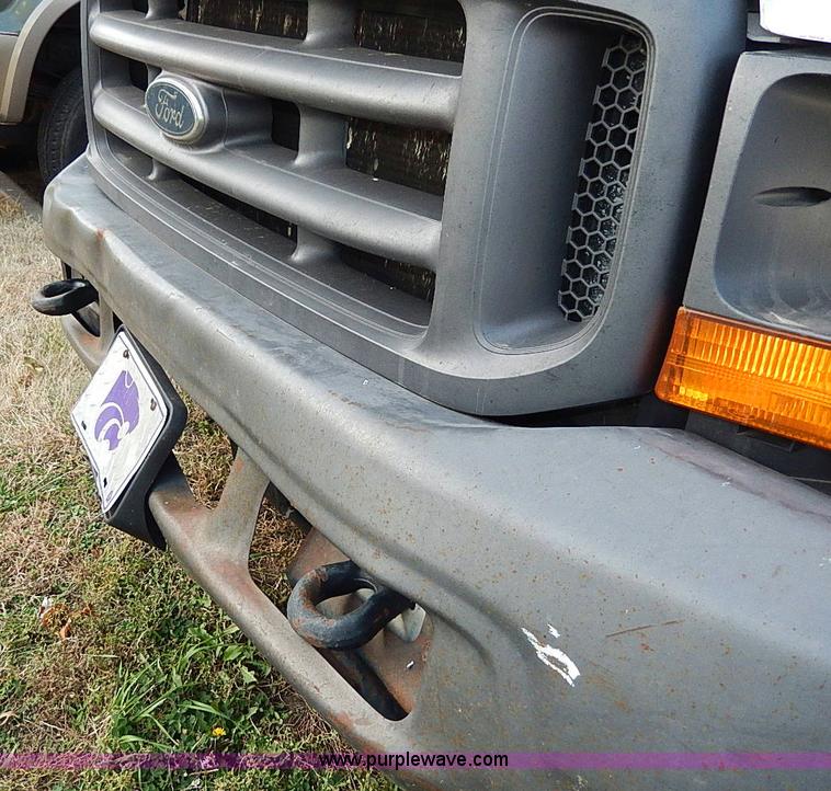 image for item H9523 1999 Ford F350 Super Duty flatbed truck