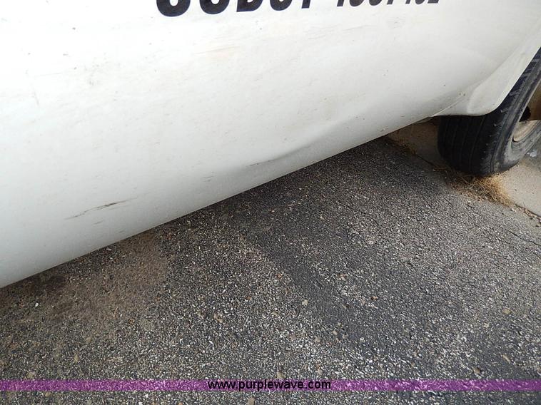 image for item H9523 1999 Ford F350 Super Duty flatbed truck