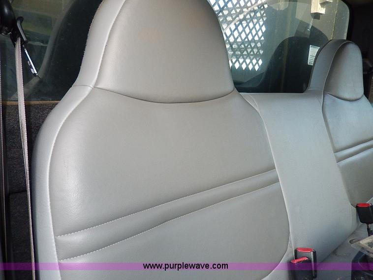 image for item H9523 1999 Ford F350 Super Duty flatbed truck