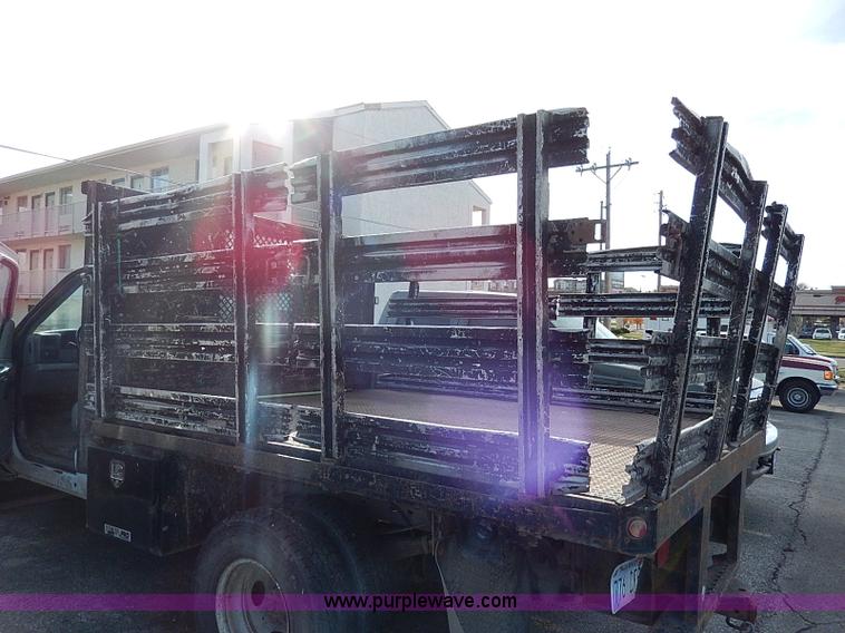 image for item H9523 1999 Ford F350 Super Duty flatbed truck