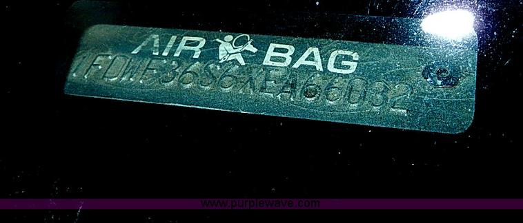 image for item H9523 1999 Ford F350 Super Duty flatbed truck