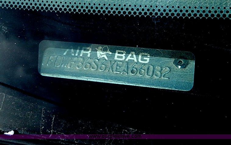 image for item H9523 1999 Ford F350 Super Duty flatbed truck