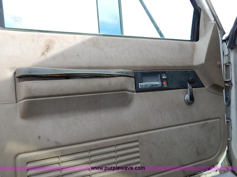 image for item H9537 1996 Chevrolet Kodiak dump truck