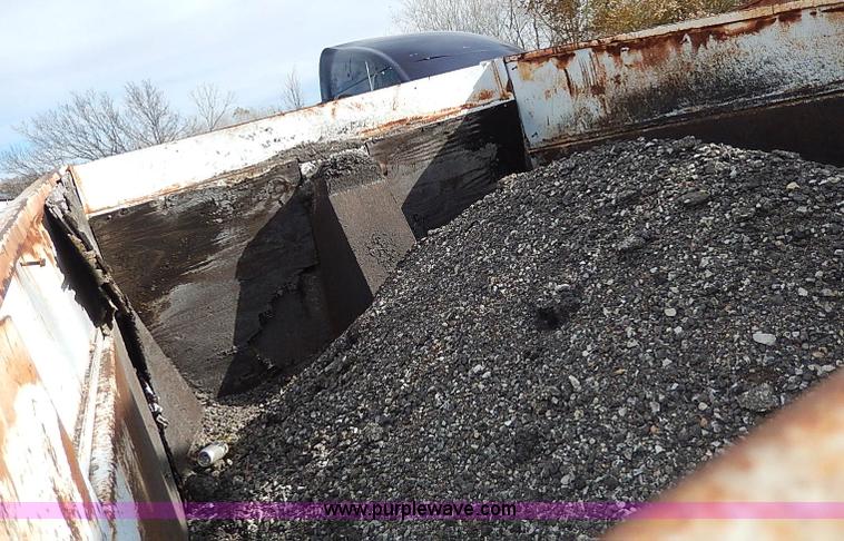 image for item H9537 1996 Chevrolet Kodiak dump truck