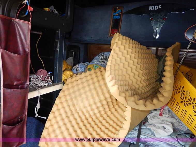 image for item H9538 1985 Freightliner FLC-64T semi truck