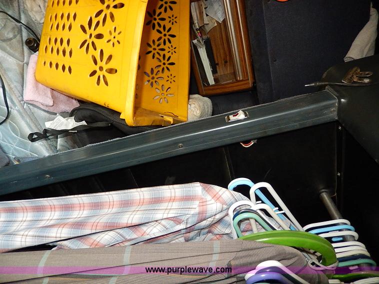 image for item H9538 1985 Freightliner FLC-64T semi truck